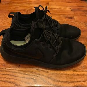 Nike Roshe 2 black on black men’s 10.5